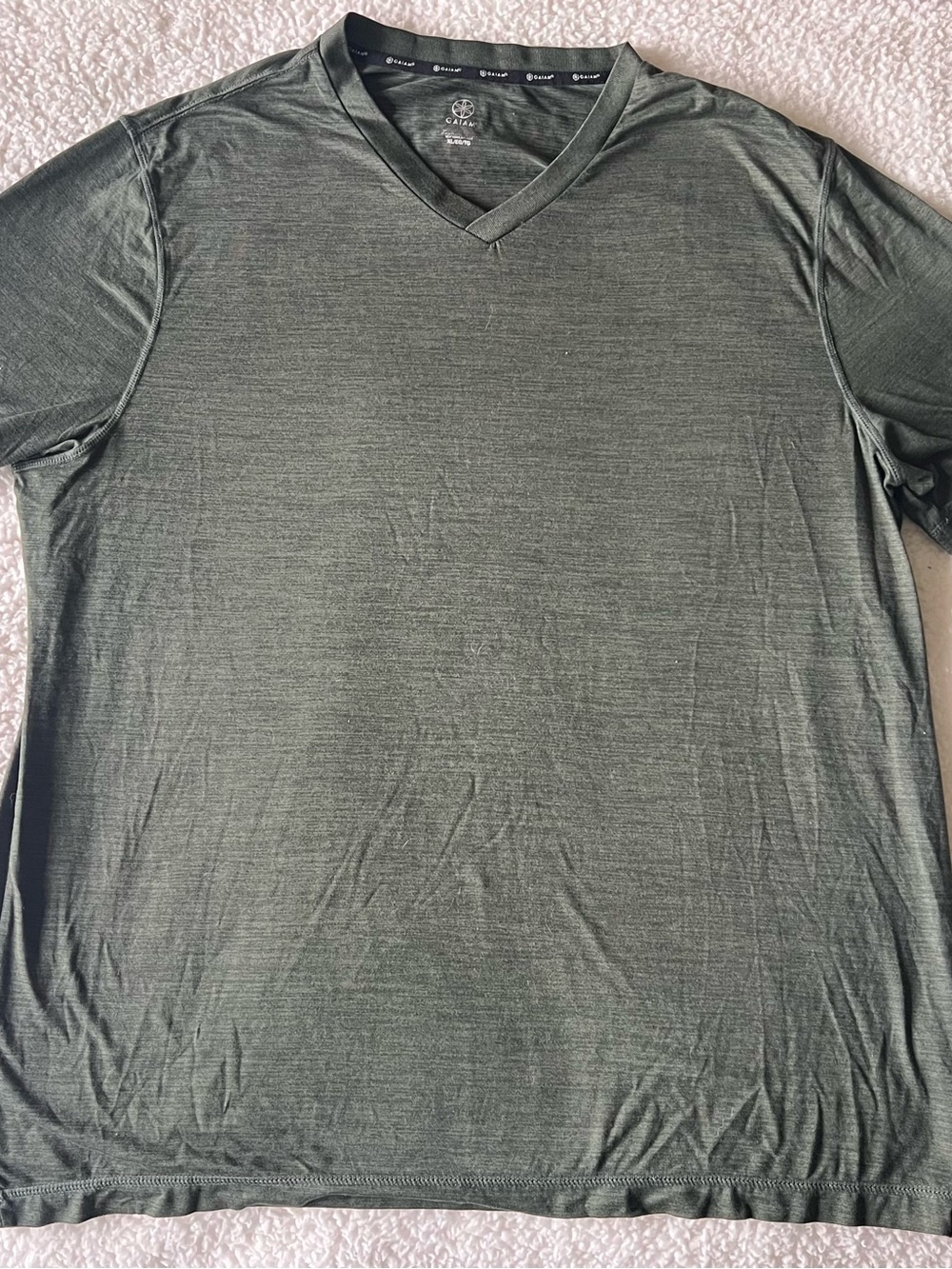 GAIAM Men's V-Neck Short Sleeve Tee in Olive Heathered Green- XL